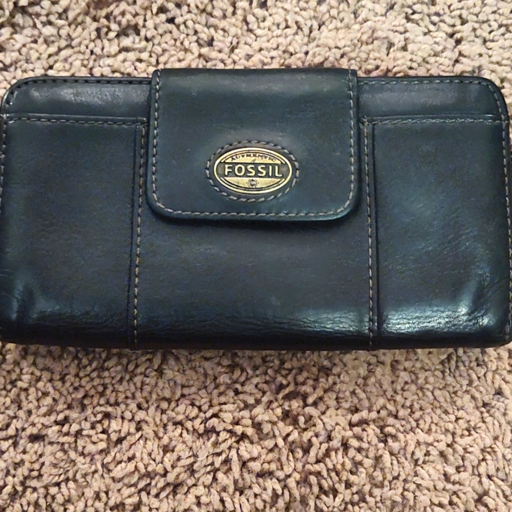 Low Start Fossil Wallet - image 1